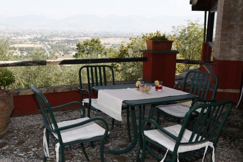 Il Poggio Dei Pettirossi Hotel Bevagna ภายนอก รูปภาพ