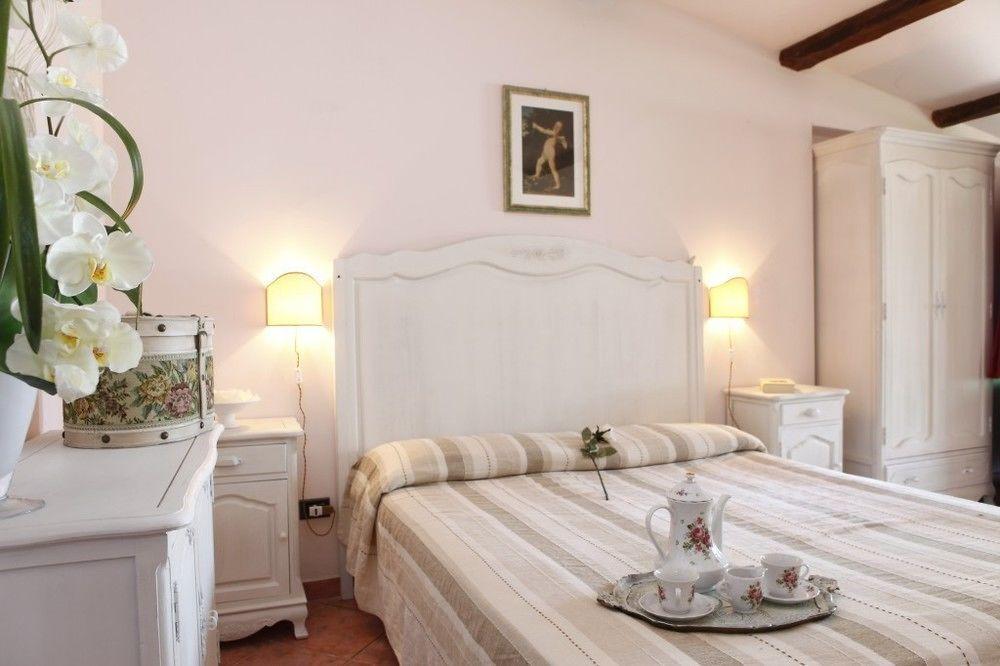 Il Poggio Dei Pettirossi Hotel Bevagna ภายนอก รูปภาพ